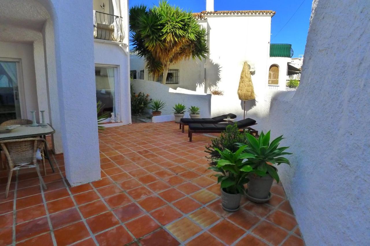 R1262 Betina Nerja