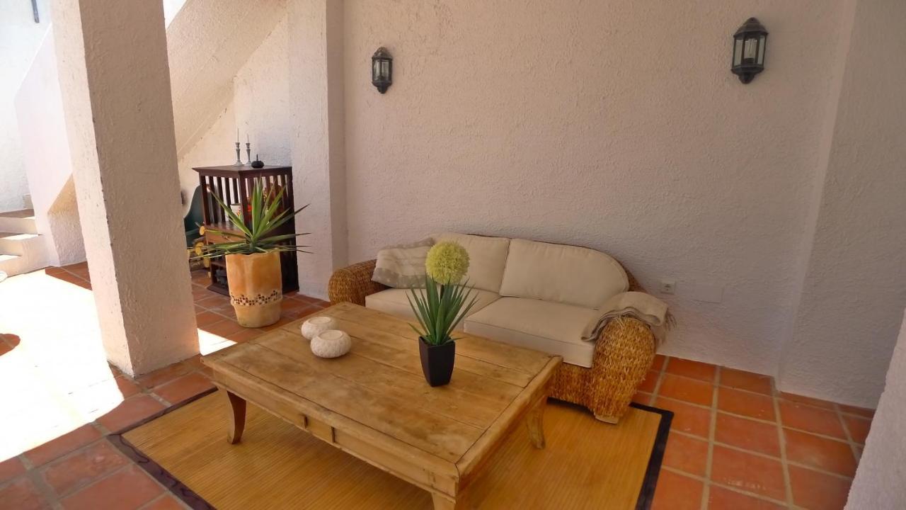 R1262 Betina * Nerja